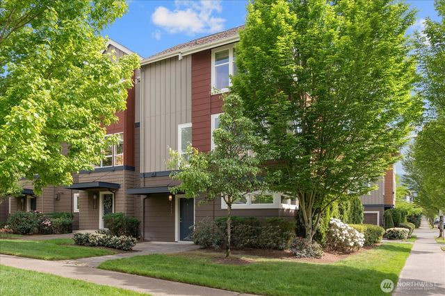 1716 24th Avenue NE, Issaquah, WA 98029