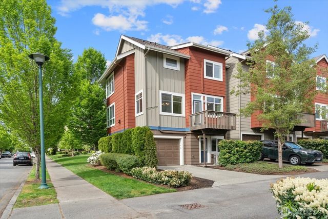 1716 24th Avenue NE, Issaquah, WA 98029