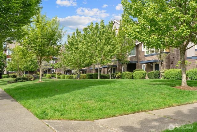 1716 24th Avenue NE, Issaquah, WA 98029