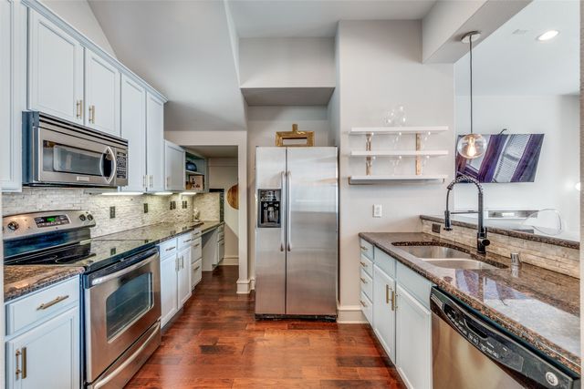 2100 N Fitzhugh Avenue O, Dallas, TX 75204