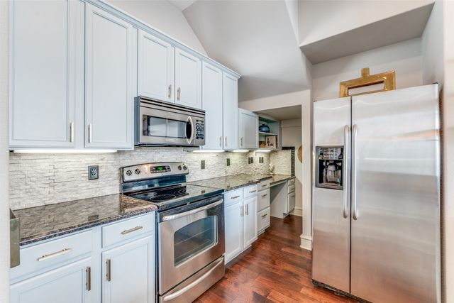 2100 N Fitzhugh Avenue O, Dallas, TX 75204