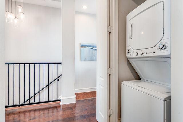 2100 N Fitzhugh Avenue O, Dallas, TX 75204