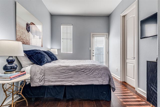 2100 N Fitzhugh Avenue O, Dallas, TX 75204