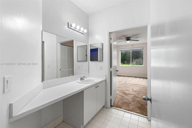 6976 SW 39th St G102, Davie, FL 33314