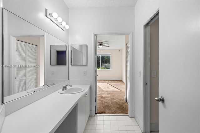 6976 SW 39th St G102, Davie, FL 33314