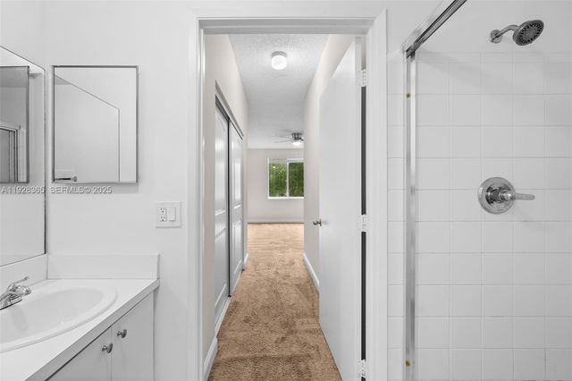 6976 SW 39th St G102, Davie, FL 33314