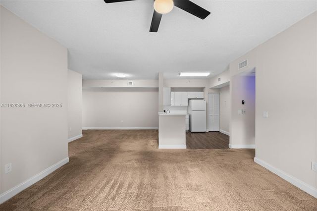 6976 SW 39th St G102, Davie, FL 33314