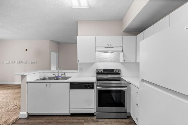 6976 SW 39th St G102, Davie, FL 33314