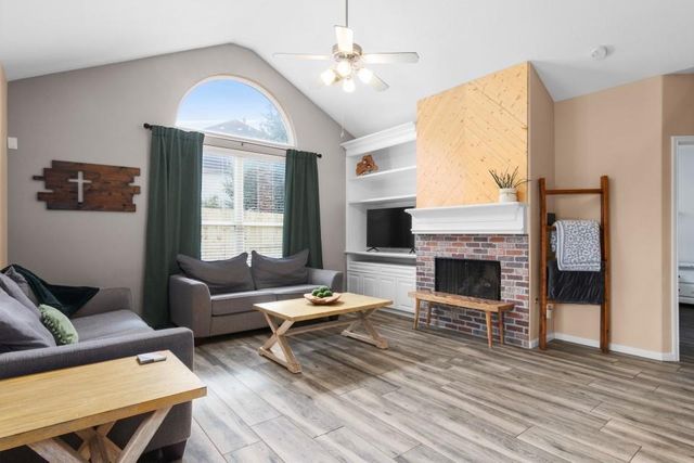 8327 Terra Valley Lane, Tomball, TX 77375