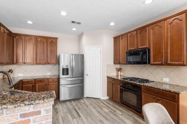 8327 Terra Valley Lane, Tomball, TX 77375