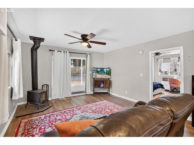 1915 16TH Ave, Forest Grove, OR 97116