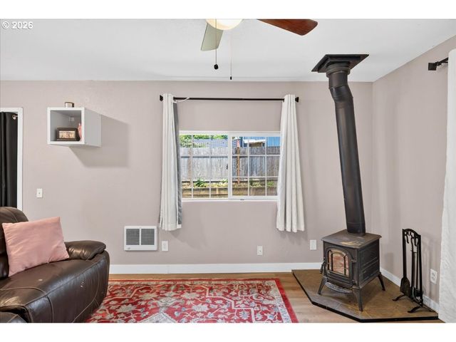 1915 16TH Ave, Forest Grove, OR 97116