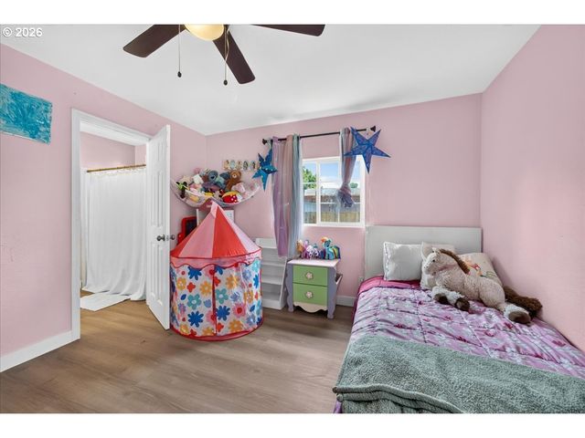 1915 16TH Ave, Forest Grove, OR 97116