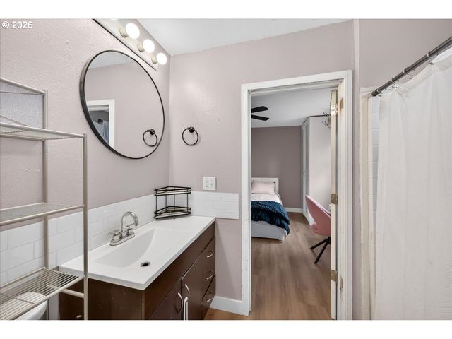 1915 16TH Ave, Forest Grove, OR 97116