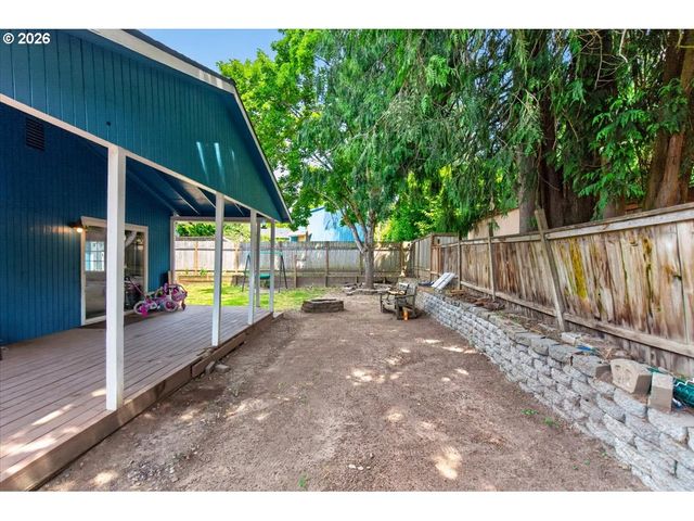 1915 16TH Ave, Forest Grove, OR 97116