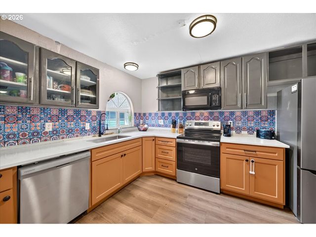 1915 16TH Ave, Forest Grove, OR 97116