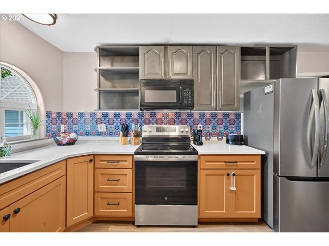 1915 16TH Ave, Forest Grove, OR 97116