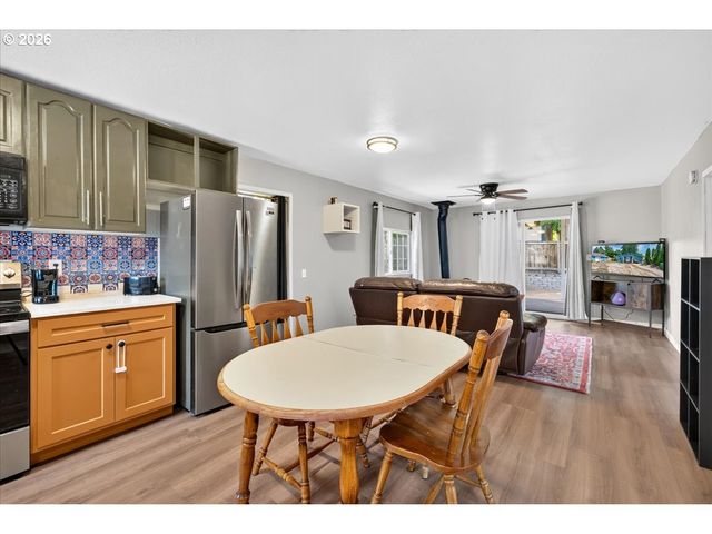 1915 16TH Ave, Forest Grove, OR 97116