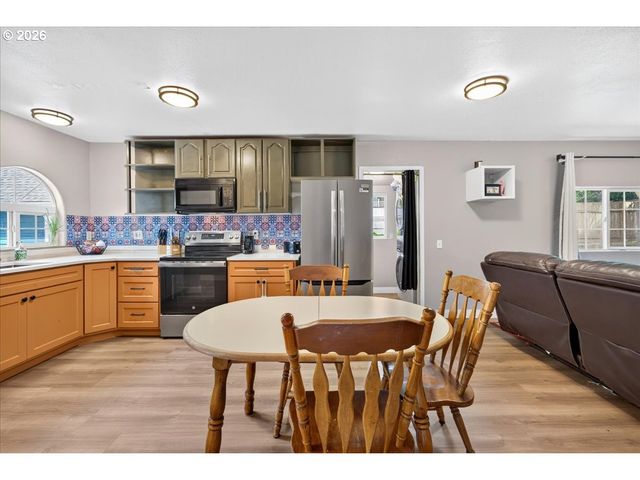 1915 16TH Ave, Forest Grove, OR 97116