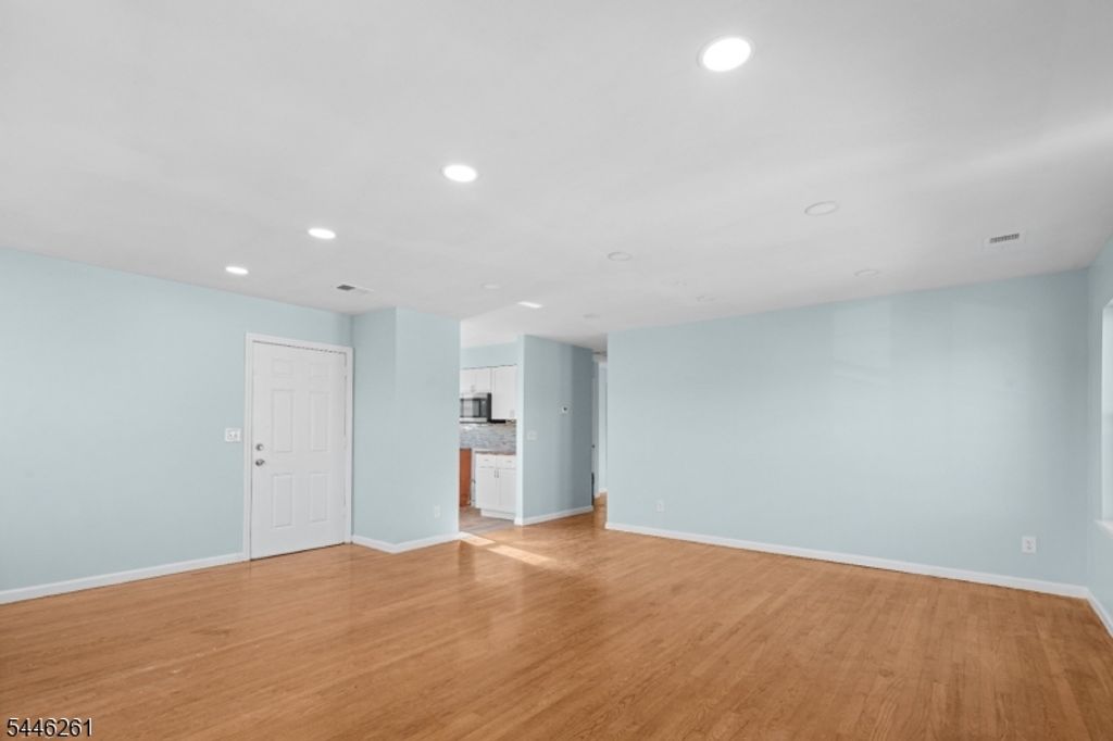 219 Clinton Pl, Newark City, NJ 07112 — photo 5