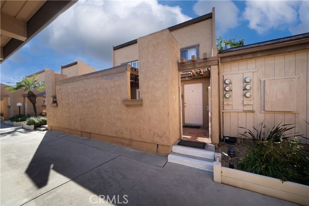 2700 Brea 13, Fullerton, CA 92835