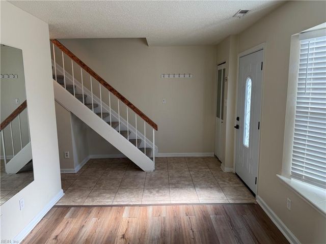 1159 Old Clubhouse RD, Virginia Beach, VA 23453