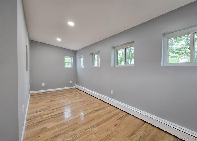 40 Aster Avenue, Holtsville, NY 11742