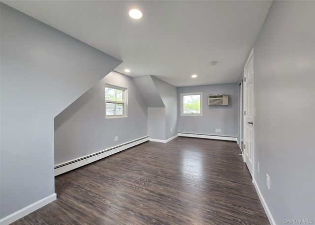 40 Aster Avenue, Holtsville, NY 11742