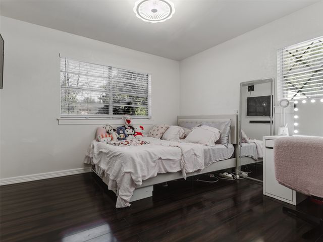 500 Oakwood Drive, Euless, TX 76040