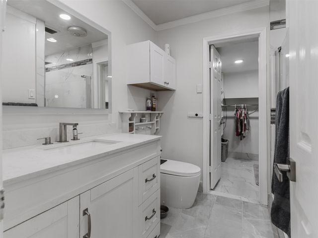 500 Oakwood Drive, Euless, TX 76040