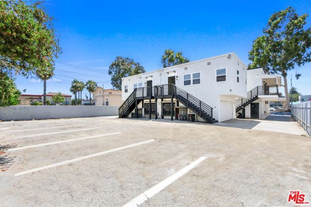 6068 Atlantic Avenue, Long Beach, CA 90805