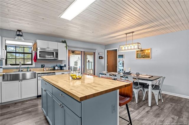 2229 Tingen Road, Broadway, NC 27505