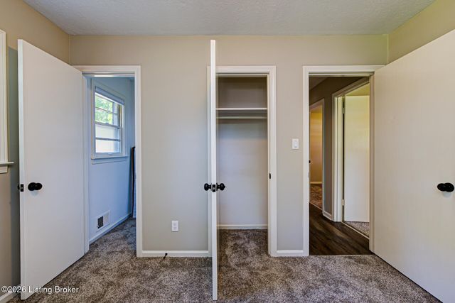 5900 Bluestone Rd, Louisville, KY 40219