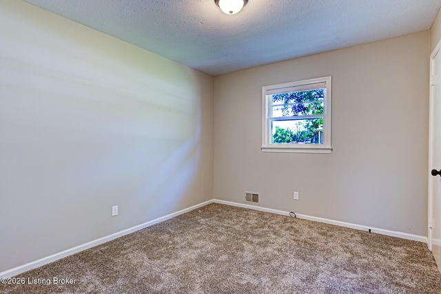 5900 Bluestone Rd, Louisville, KY 40219