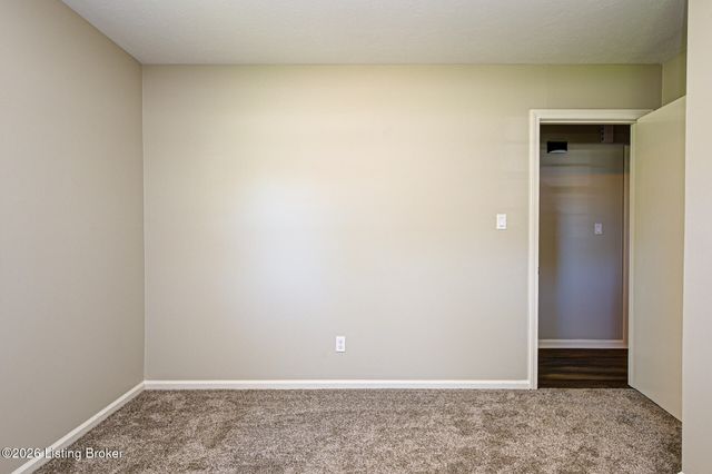 5900 Bluestone Rd, Louisville, KY 40219