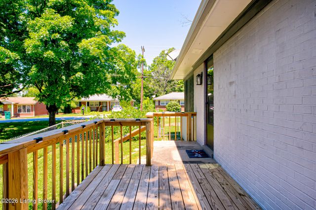 5900 Bluestone Rd, Louisville, KY 40219