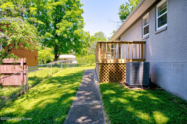 5900 Bluestone Rd, Louisville, KY 40219