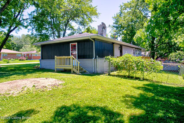 5900 Bluestone Rd, Louisville, KY 40219