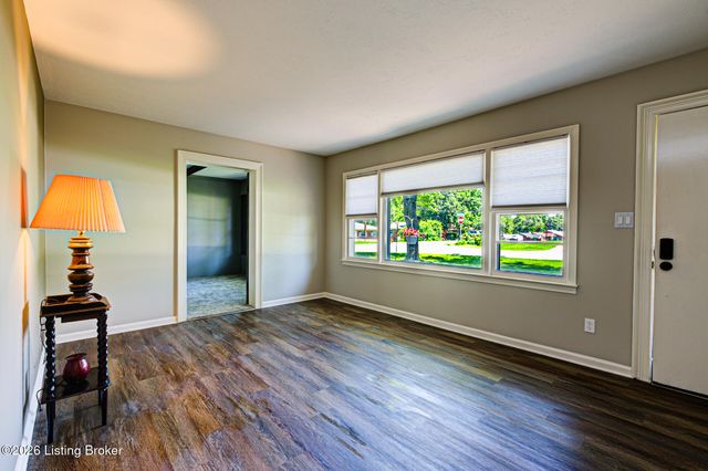 5900 Bluestone Rd, Louisville, KY 40219