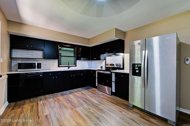 5900 Bluestone Rd, Louisville, KY 40219