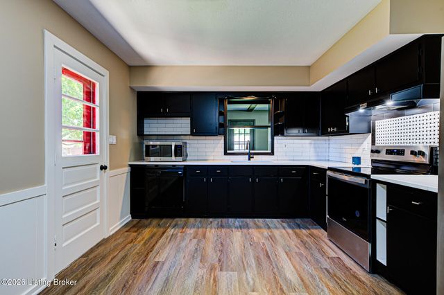 5900 Bluestone Rd, Louisville, KY 40219