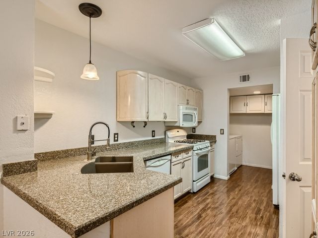 1044 Grammy Drive, Las Vegas, NV 89145