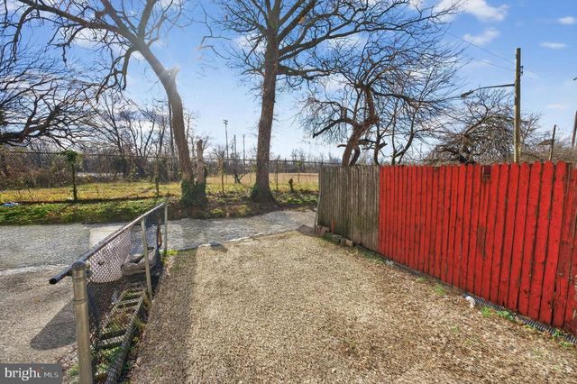 1330 S MERRIMAC RD, Camden, NJ 08104