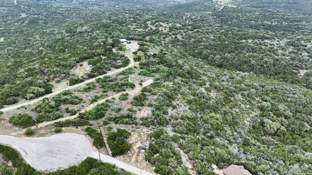 1423 County Road 2744, Mico, TX 78056