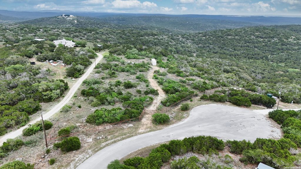1423 County Road 2744, Mico, TX 78056