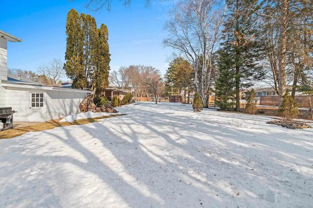 108 S HUMPHREY CIRCLE, Shawano, WI 54166