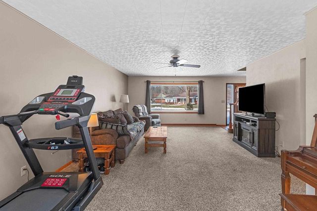 108 S HUMPHREY CIRCLE, Shawano, WI 54166