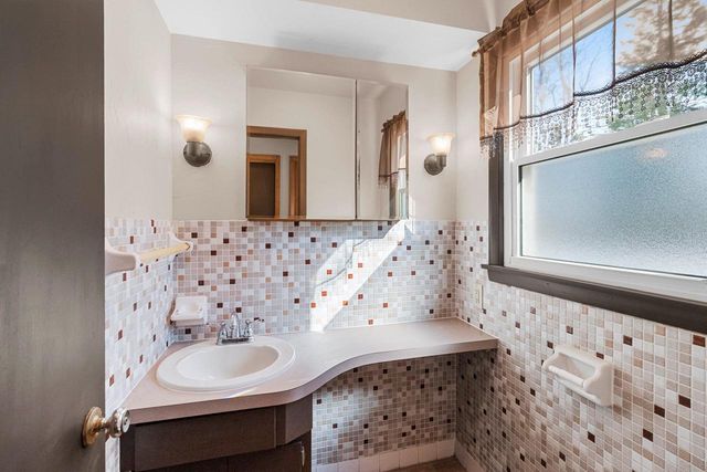 108 S HUMPHREY CIRCLE, Shawano, WI 54166