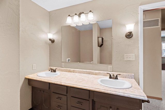 108 S HUMPHREY CIRCLE, Shawano, WI 54166