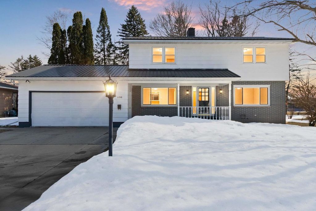 108 S HUMPHREY CIRCLE, Shawano, WI 54166